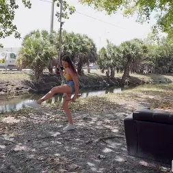 JC Wilds en Polluelo salvaje salta al autobús (foto 375) JC Wilds en 'Bangbros' Polluelo salvaje salta al autobús (Miniatura 375)