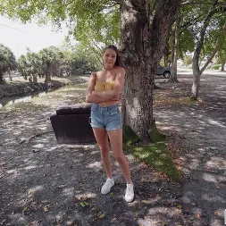 JC Wilds en Polluelo salvaje salta al autobús (foto 900) JC Wilds en 'Bangbros' Polluelo salvaje salta al autobús (Miniatura 900)