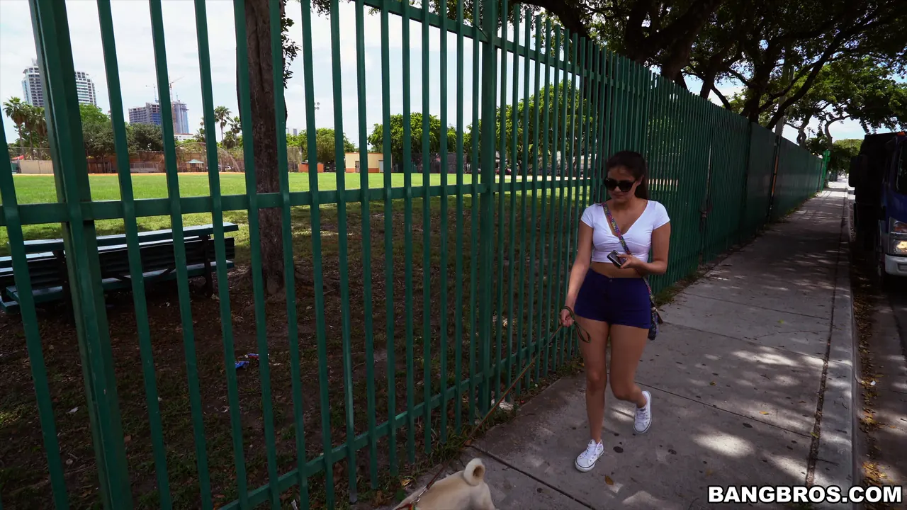 Jeleana en 'Gran Robo Canino' from 'Bangbros' (foto 50) Bangbros 'Gran Robo Canino' protagonizando Jeleana (foto 50)