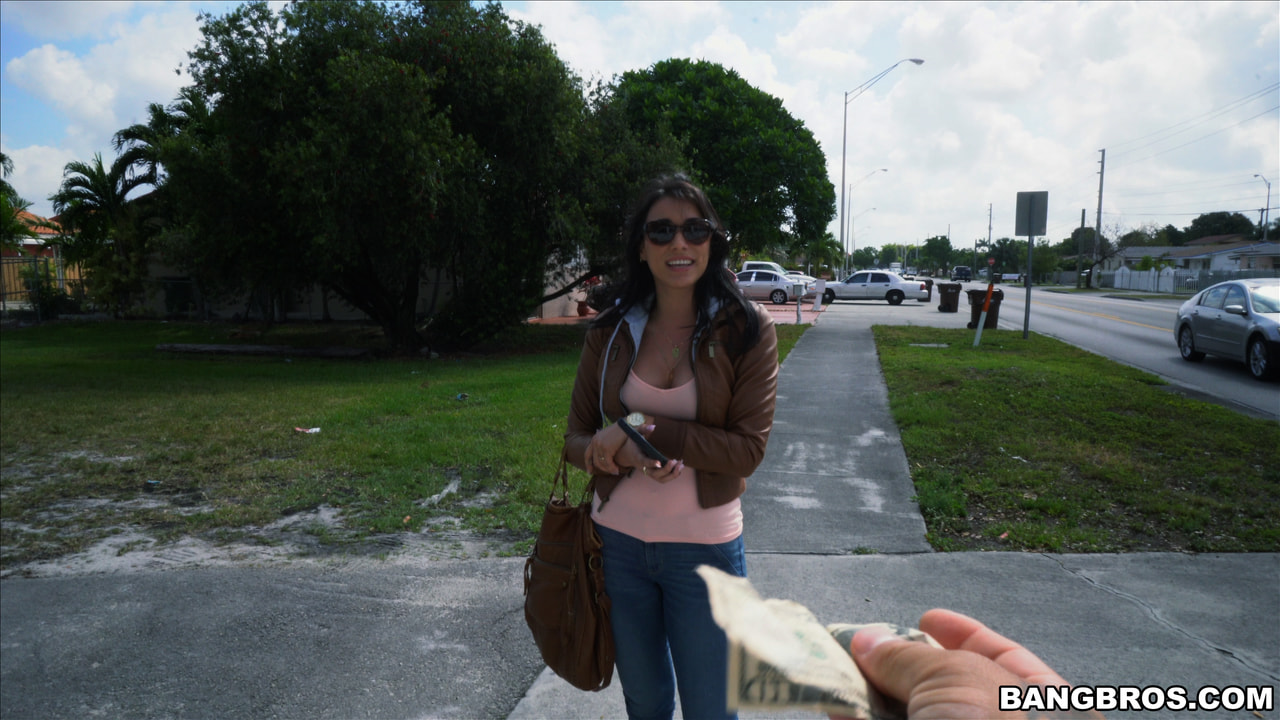Bangbros 'and her Bangin' Ride through Hialeah' starring Jessi (Photo 42)