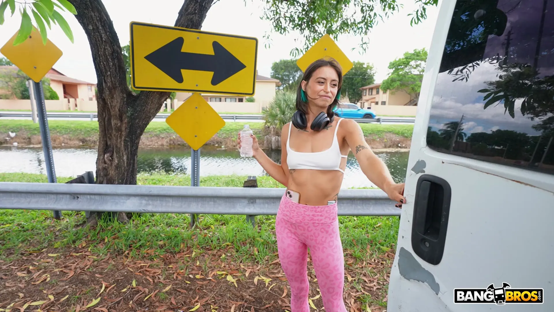 Bangbros 'Jogs Onto the Bus for Some Dick' protagonizando Jessie Belle (foto 232)