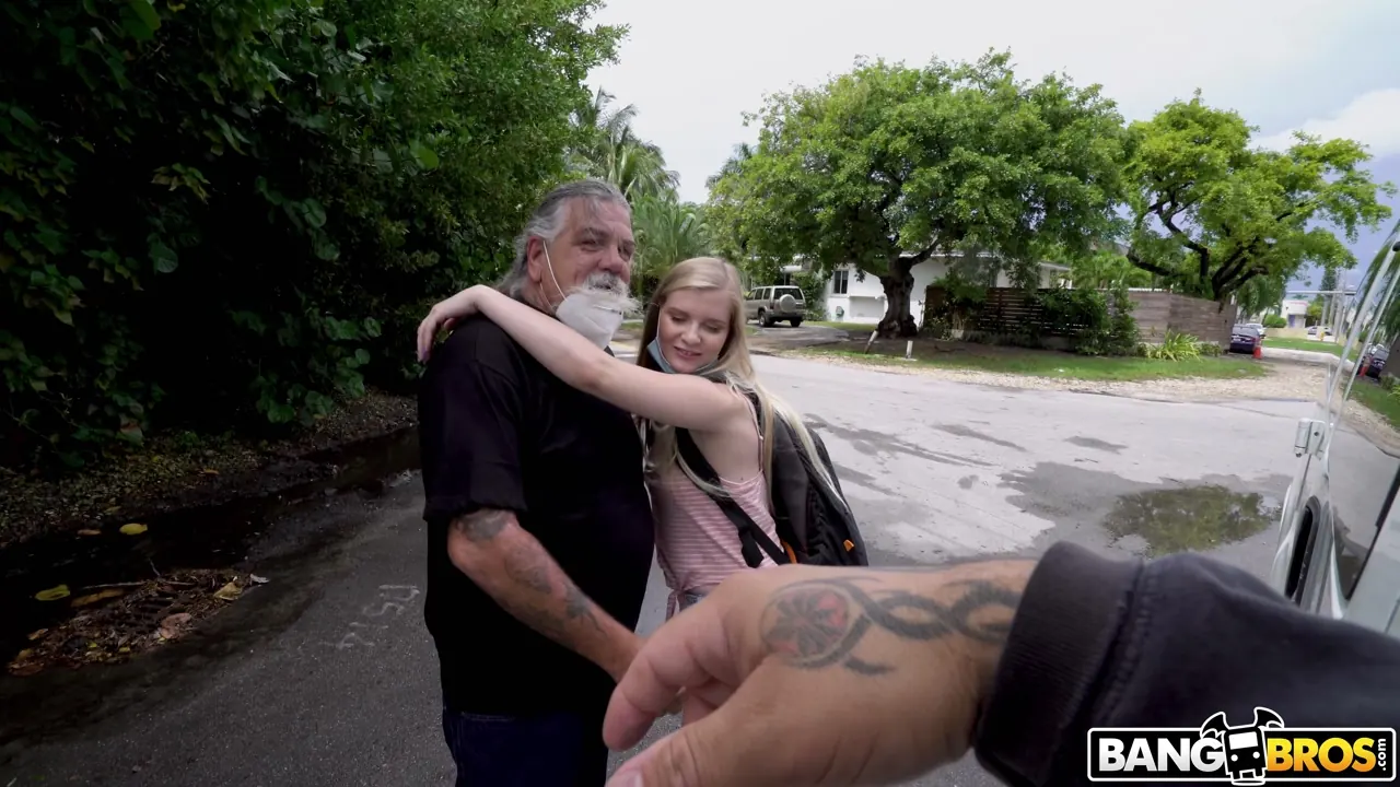 Bangbros 'Daddy's Girl Goes For a Ride' starring Harlow West (Photo 40)