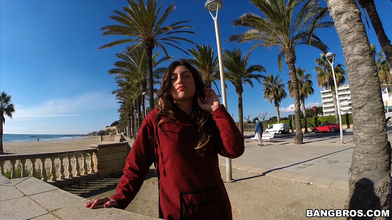 Bangbros 'Fucking at the beach!' starring Julia Roca (Photo 33)