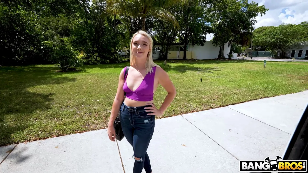 Juliette Mint en 'Chica de campo toma polla de ciudad' from 'Bangbros' (foto 144) Bangbros 'Chica de campo toma polla de ciudad' protagonizando Juliette Mint (foto 144)