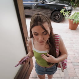 Juniper Ren en 'Bangbros' La increíble polla (Miniatura 43)
