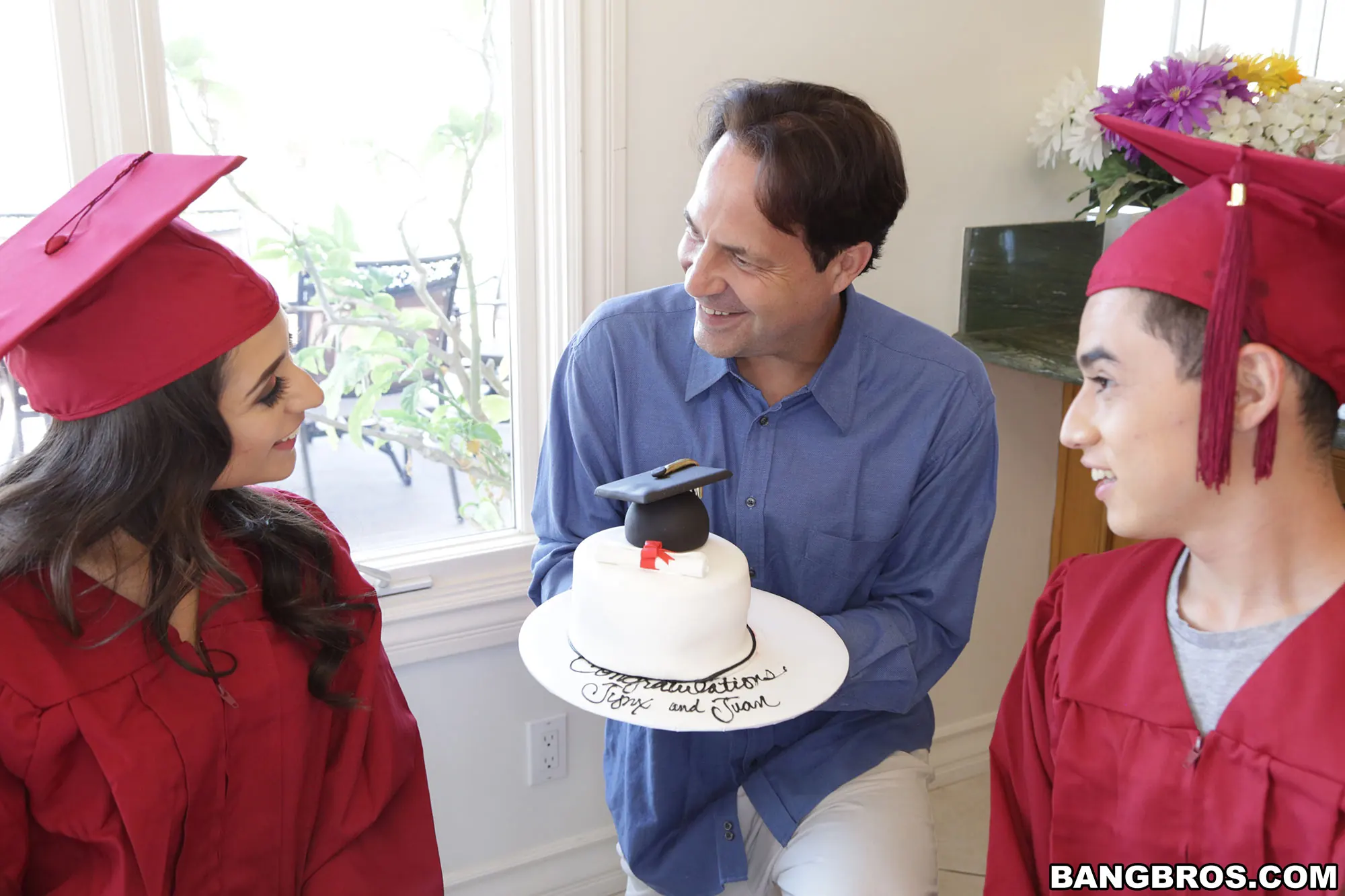 Bangbros 'Golpeando el coño de mi hermanastra' protagonizando Jynx Maze (foto 80)