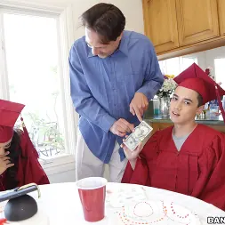 Jynx Maze en 'Bangbros' Golpeando el coño de mi hermanastra (Miniatura 96)