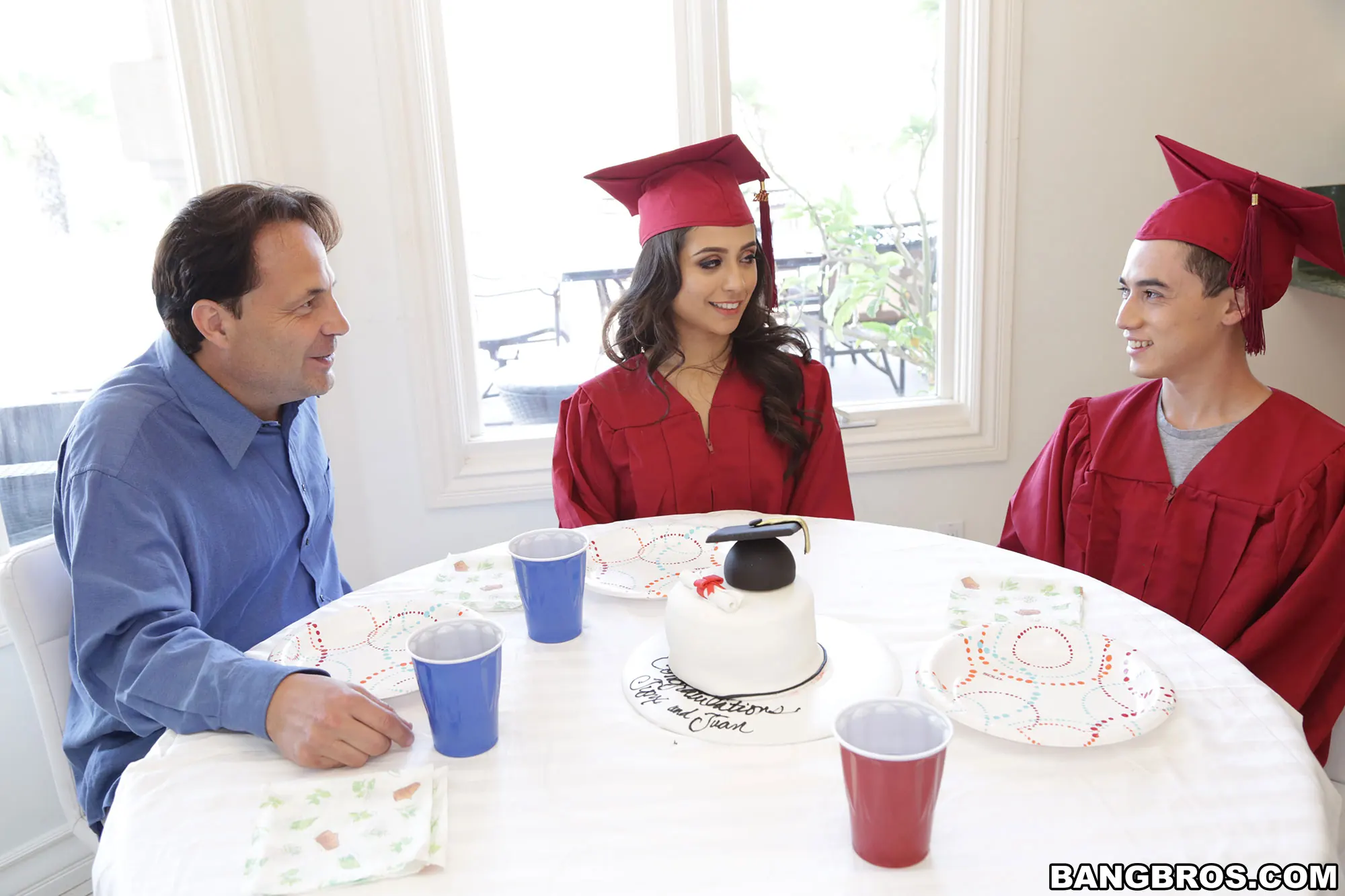 Bangbros 'Golpeando el coño de mi hermanastra' protagonizando Jynx Maze (foto 112)