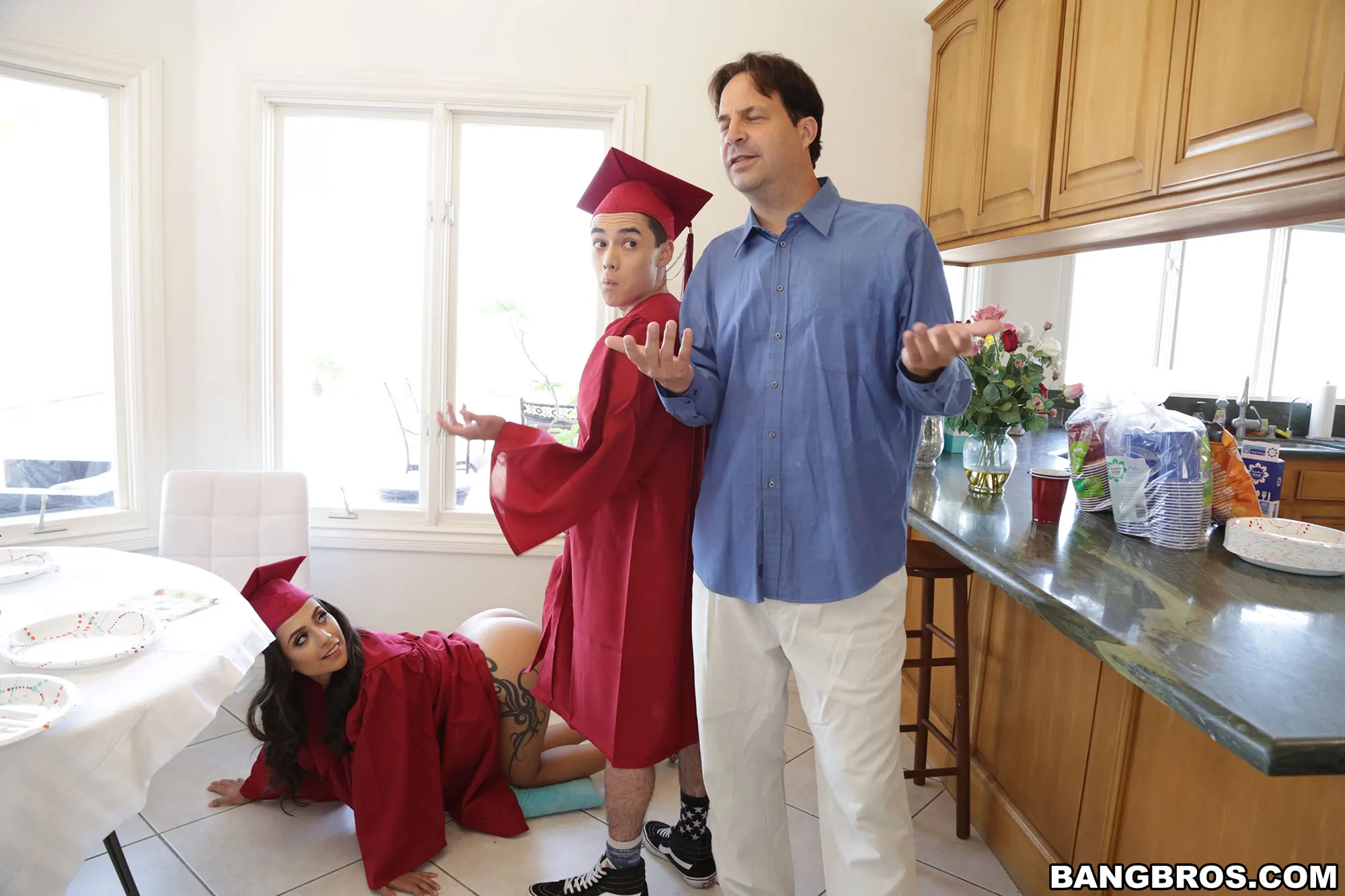 Jynx Maze en 'Golpeando el coño de mi hermanastra' from 'Bangbros' (foto 160) Bangbros 'Golpeando el coño de mi hermanastra' protagonizando Jynx Maze (foto 160)