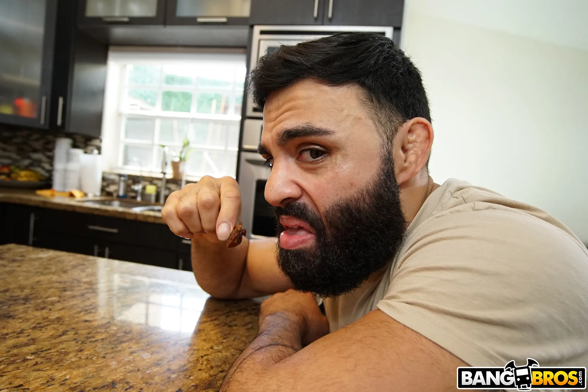 Kailani Kai en 'Cocinando con BangBros' from 'Bangbros' (foto 252) Bangbros 'Cocinando con BangBros' protagonizando Kailani Kai (foto 252)