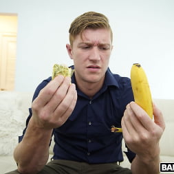 Kailani Kai en 'Bangbros' Lecciones de sexo de mi madrastra (Miniatura 84)
