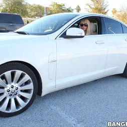 Karen Fisher en 'Bangbros' ¡Sacudiendo el barco de Karen Fisher! (Miniatura 15)