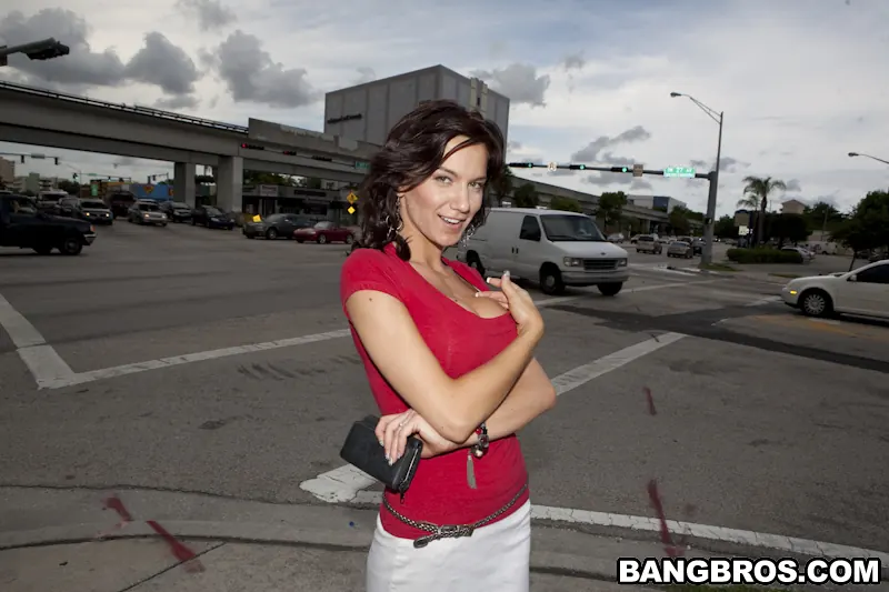 Karina O'Reilley en 'Milf follando del siglo' from 'Bangbros' (foto 48) Bangbros 'Milf follando del siglo' protagonizando Karina O'Reilley (foto 48)