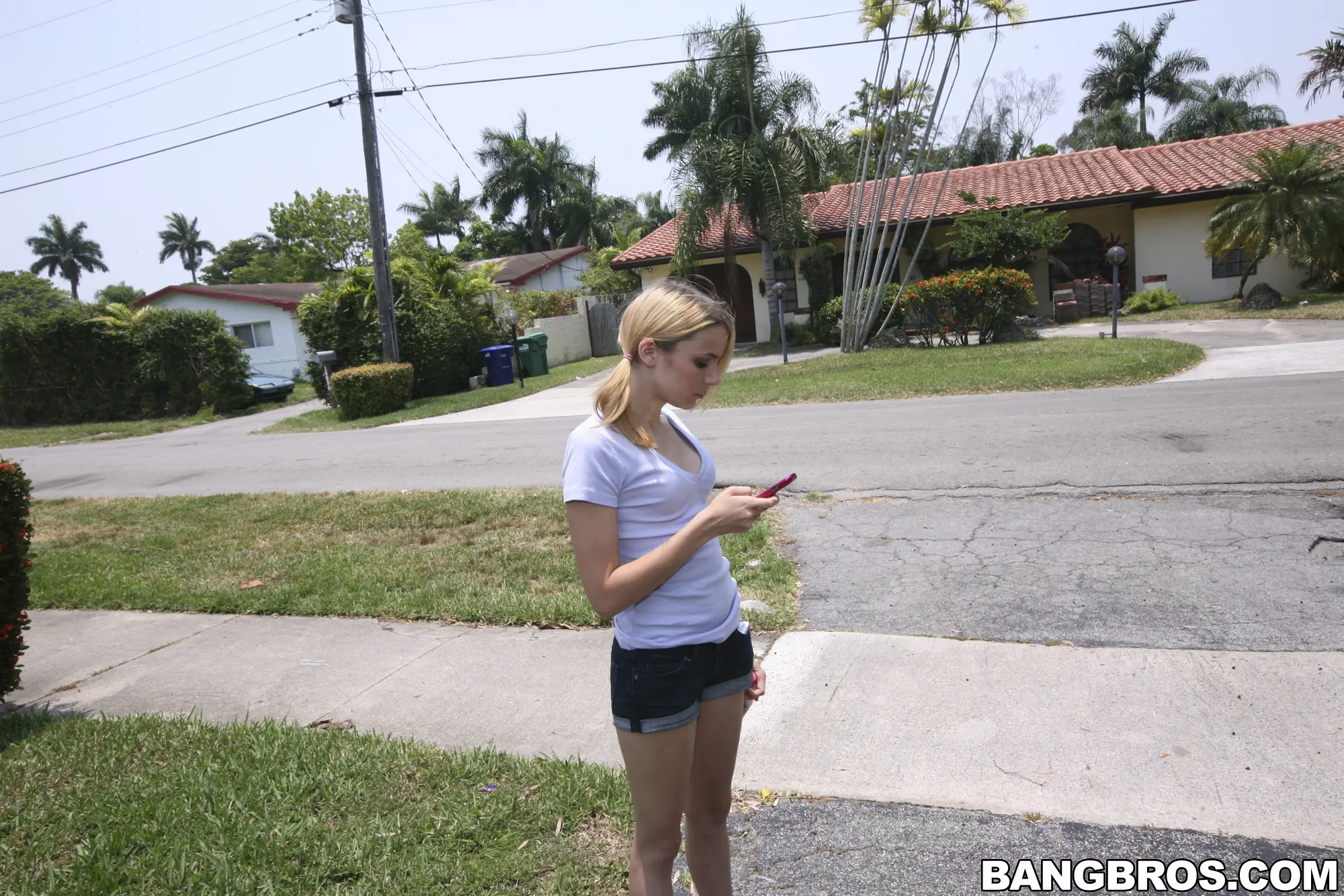 Bangbros 'Chica delgada, coño apretado' protagonizando Karmen Blaze (foto 1)