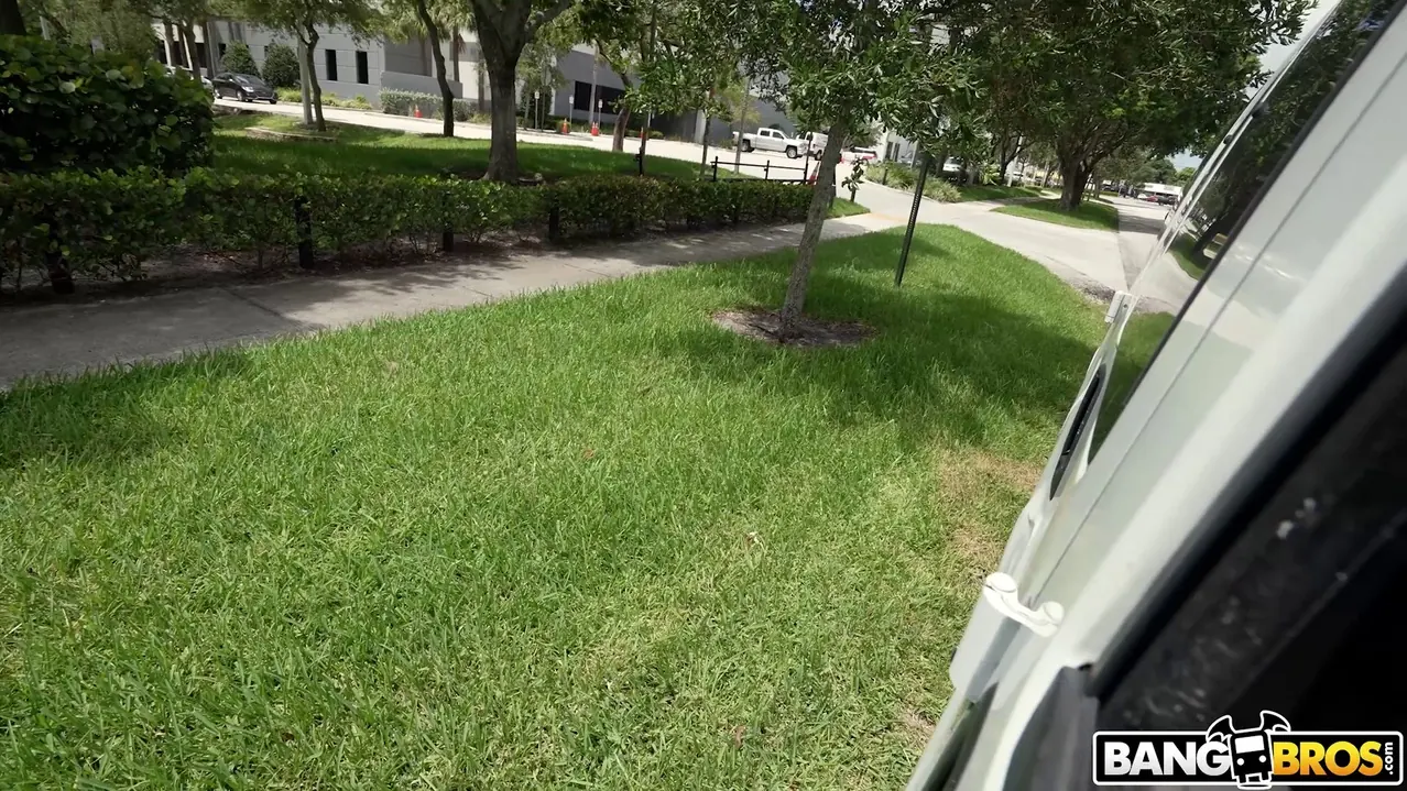 Katie Kingerie in 'Going The Distance' from 'Bangbros' (Photo 483) Bangbros 'Going The Distance' starring Katie Kingerie (Photo 483)