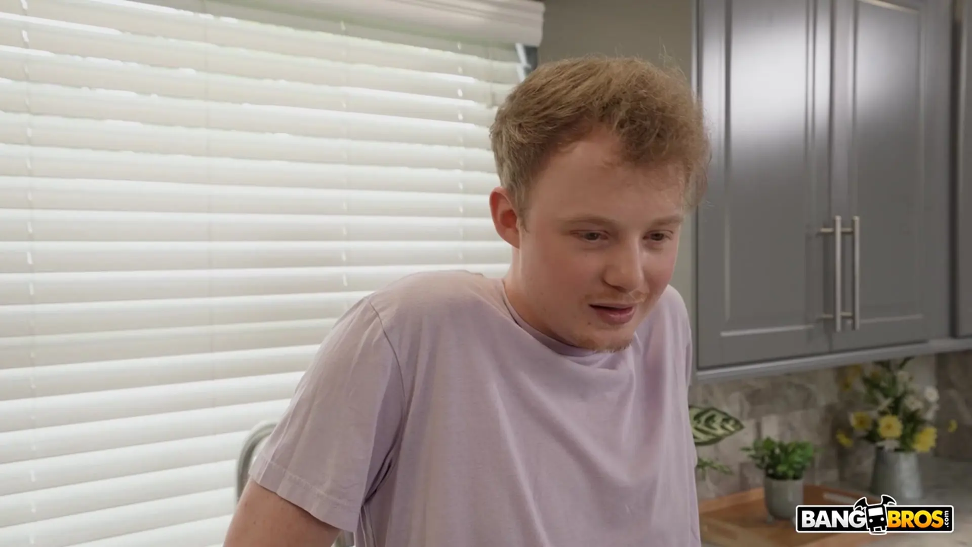 Bangbros 'Ayudando a mi madrastra a ducharse' protagonizando Katie Morgan (foto 40)