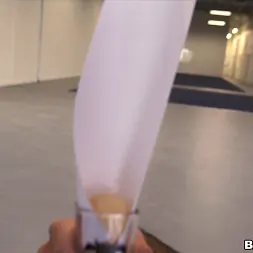 Kendra Lust en 'Bangbros' MILF adicta a las pollas recibe premio por sexo (Miniatura 135)