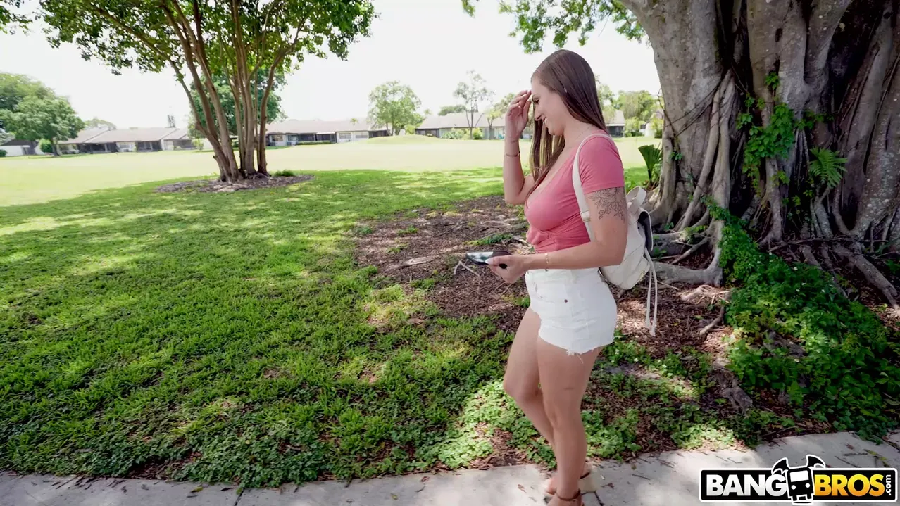 Bangbros 'Ella se pone rara en una camioneta' protagonizando Kenzie Love (foto 75)