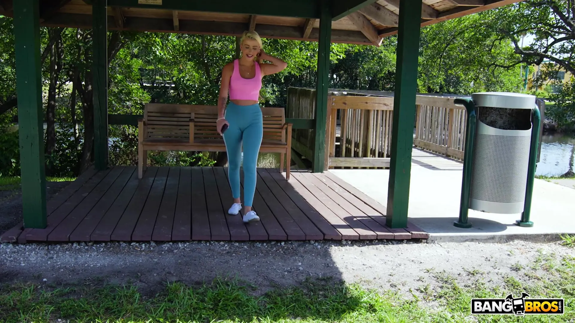 Bangbros 'La nevada en el autobús' protagonizando Kenzie Snow (foto 320)