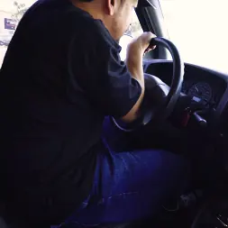 Khloe Kapri en 'Bangbros' Rubia en apuros es un monstruo desatado (Miniatura 1)