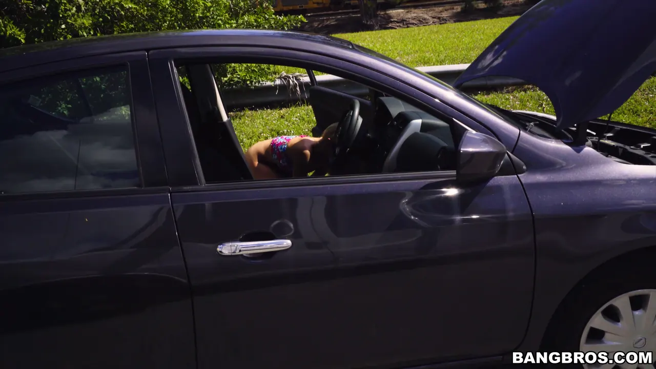 Bangbros 'Rubia en apuros es un monstruo desatado' protagonizando Khloe Kapri (foto 66)