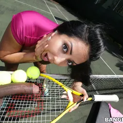 Kiara Mia en A esta MILF de culo grande le encantan las pollas negras grandes (foto 216) Kiara Mia en 'Bangbros' A esta MILF de culo grande le encantan las pollas negras grandes (Miniatura 216)