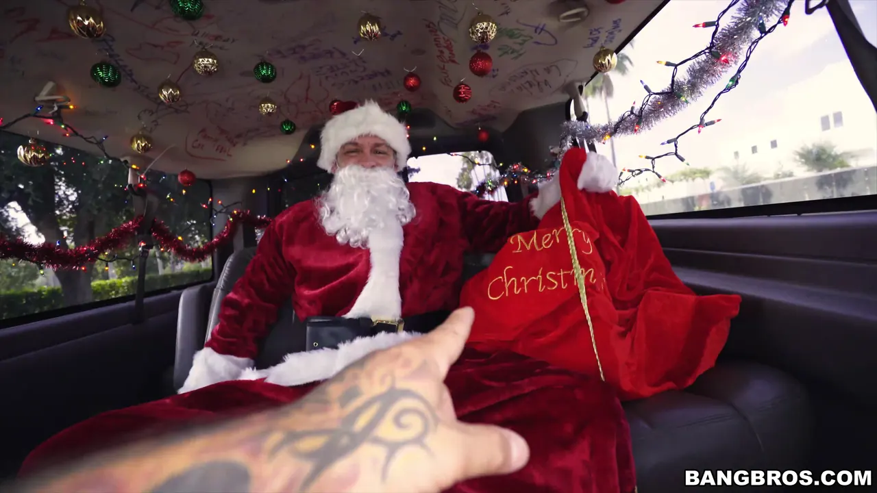 Bangbros 'Giving Back To Santa' starring Kiley Jay (Photo 33)