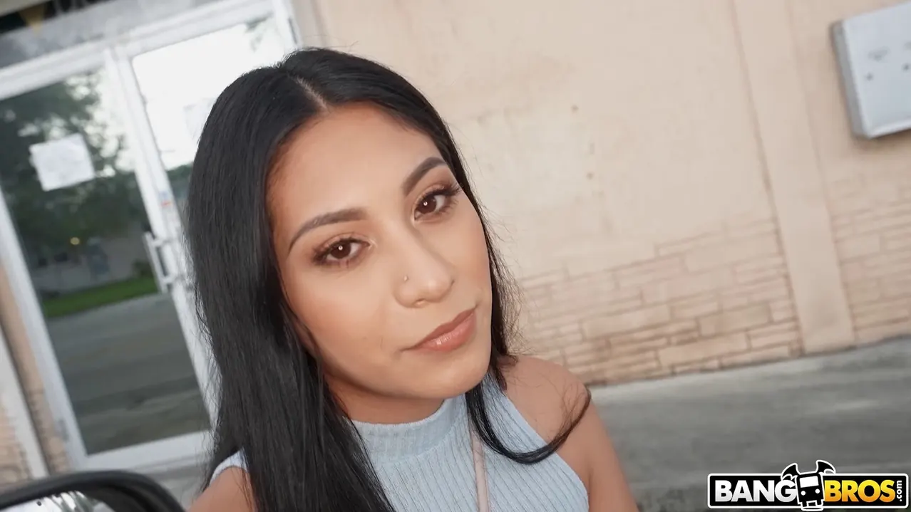 Bangbros 'Latina caliente follada en el autobús' protagonizando Kimberly Love (foto 740)