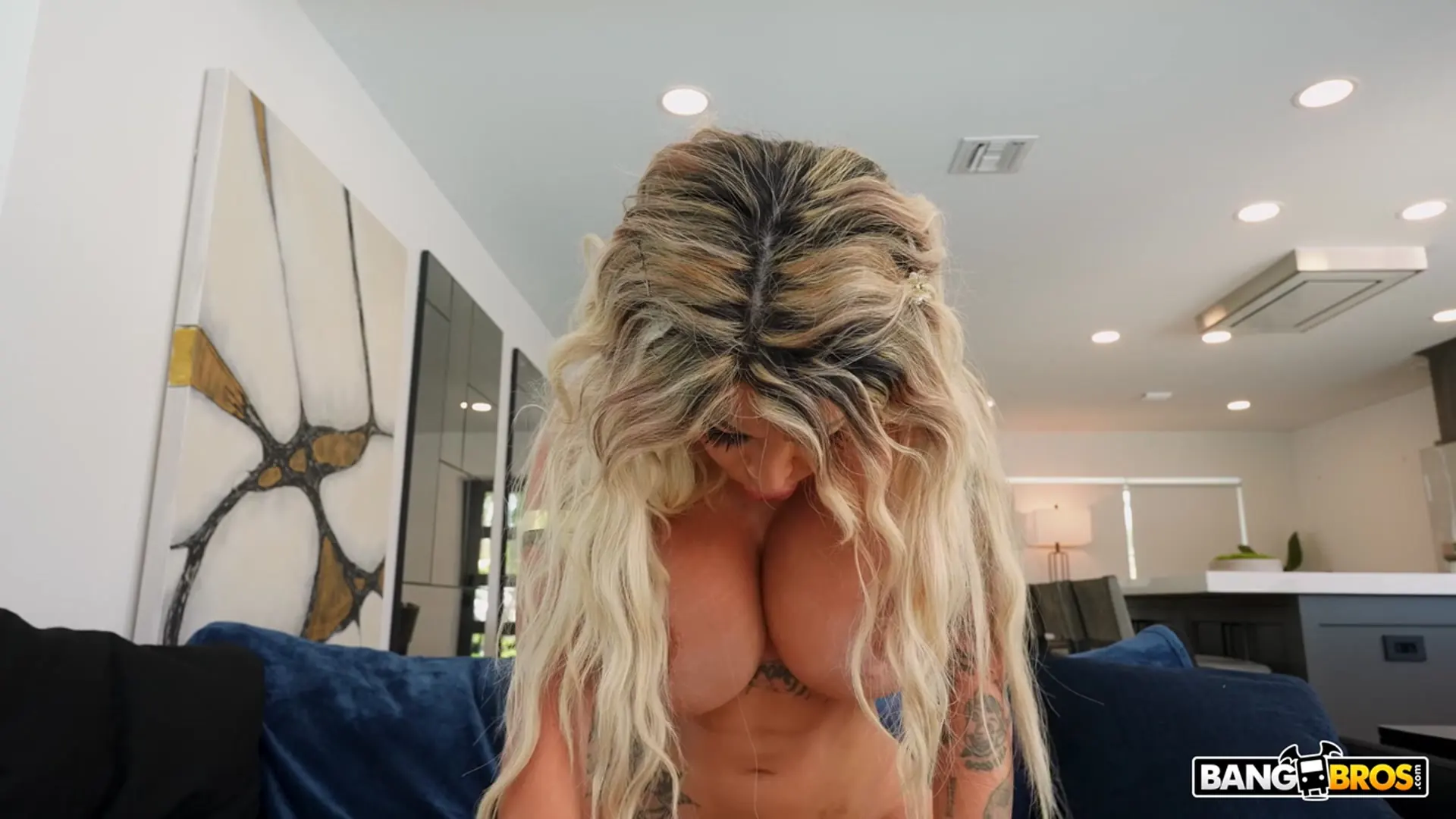 Bangbros 'Sugar Daddy no es suficiente' protagonizando Kitana Montana (foto 720)