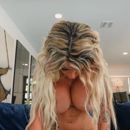 Kitana Montana en 'Bangbros' Sugar Daddy no es suficiente (Miniatura 720)