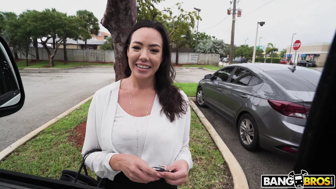 Kitten Latenight en 'La perra jefa se da un paseo' from 'Bangbros' (foto 24) Bangbros 'La perra jefa se da un paseo' protagonizando Kitten Latenight (foto 24)