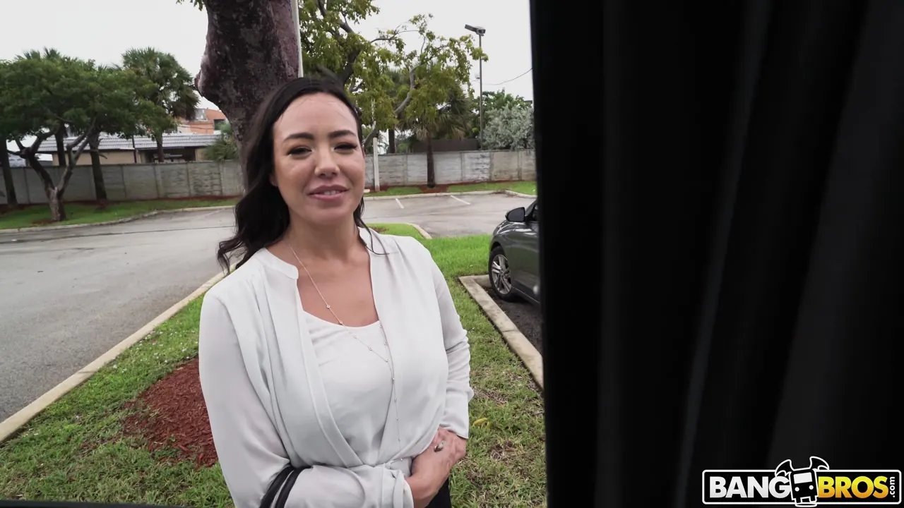 Bangbros 'La perra jefa se da un paseo' protagonizando Kitten Latenight (foto 72)