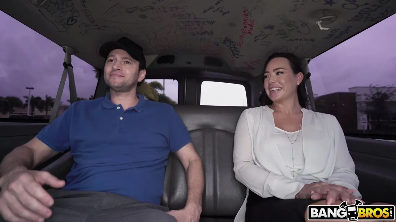 Kitten Latenight en 'La perra jefa se da un paseo' from 'Bangbros' (foto 144) Bangbros 'La perra jefa se da un paseo' protagonizando Kitten Latenight (foto 144)