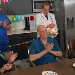 Lacey Jayne en Estoy listo para mi examen físico (foto 1) Lacey Jayne en 'Bangbros' Estoy listo para mi examen físico (Miniatura 1)