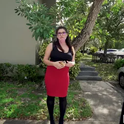 Laila Lust en La cazafortunas se sube al autobús (foto 42) Laila Lust en 'Bangbros' La cazafortunas se sube al autobús (Miniatura 42)