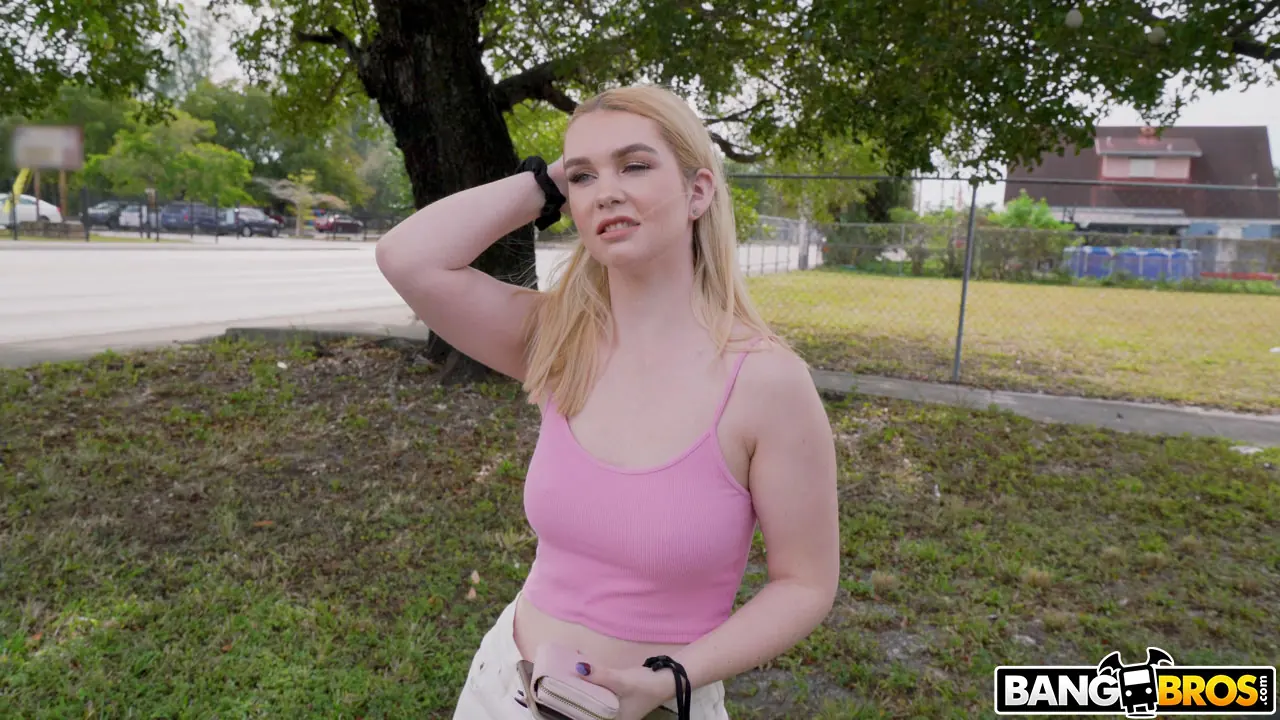 Bangbros 'El juego de adivinanzas conduce a la cogida' protagonizando Layla Belle (foto 44)