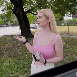 Layla Belle en El juego de adivinanzas conduce a la cogida (foto 66) Layla Belle en 'Bangbros' El juego de adivinanzas conduce a la cogida (Miniatura 66)