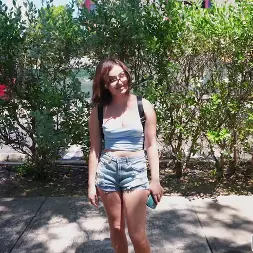 Leana Lovings en Perdiendo su nerdismo (foto 375) Leana Lovings en 'Bangbros' Perdiendo su nerdismo (Miniatura 375)