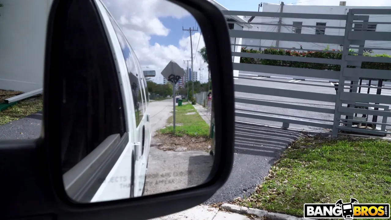 Leda Lotharia en 'Puta de Internet se la mete por el culo' from 'Bangbros' (foto 1) Bangbros 'Puta de Internet se la mete por el culo' protagonizando Leda Lotharia (foto 1)