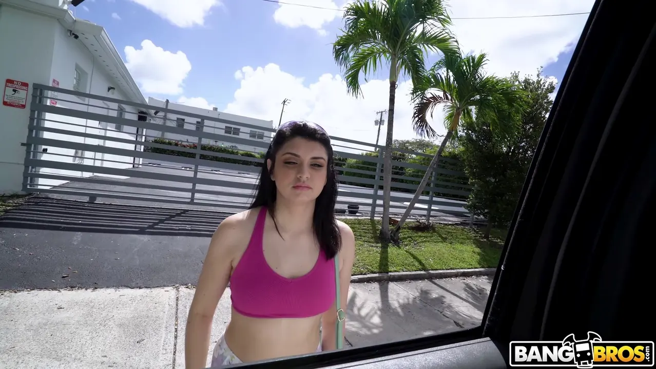 Bangbros 'Puta de Internet se la mete por el culo' protagonizando Leda Lotharia (foto 825)