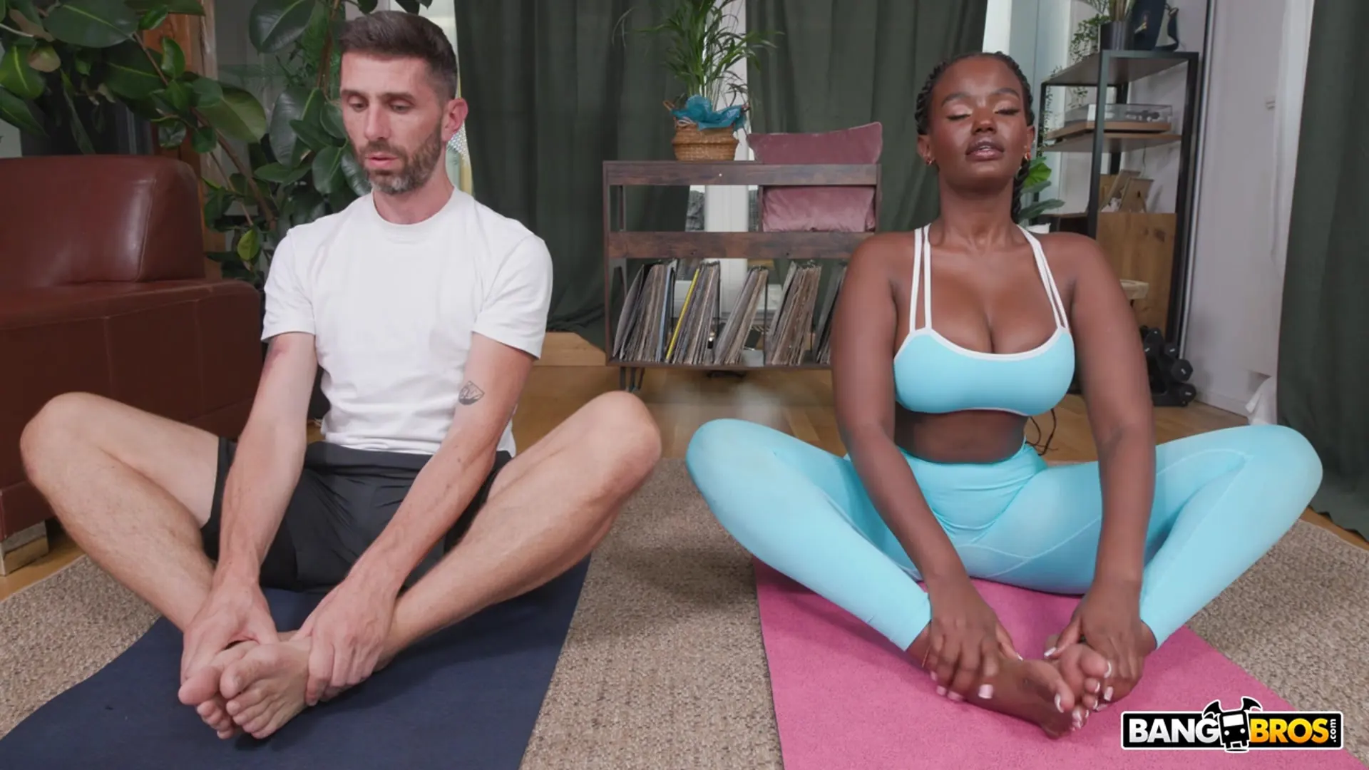 Bangbros 'Amor de yoga negro' protagonizando Lexi Luv (foto 240)