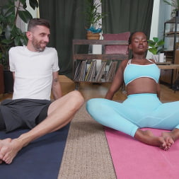 Lexi Luv in 'Bangbros' Black Yoga Luv (Thumbnail 300)