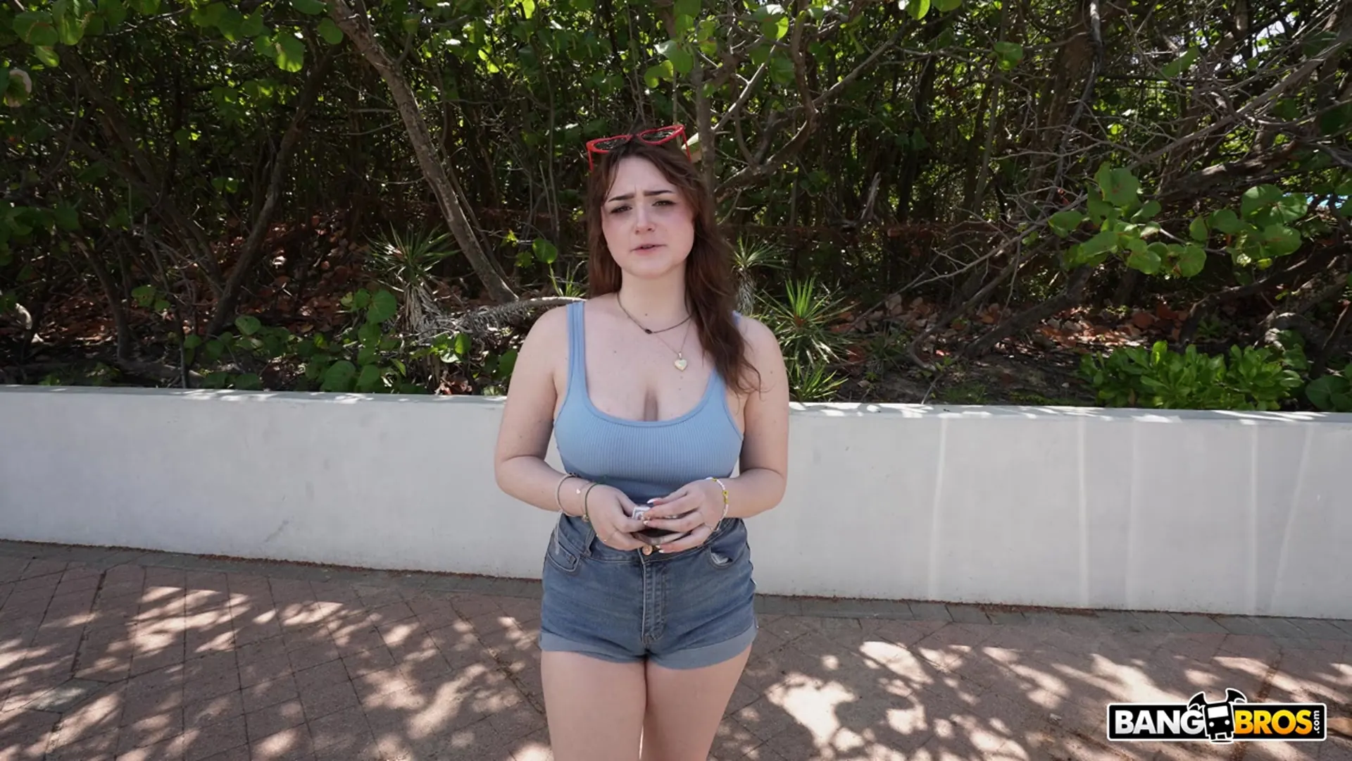 Bangbros 'Es demasiado grande!!' protagonizando Lilibet Saunders (foto 204)