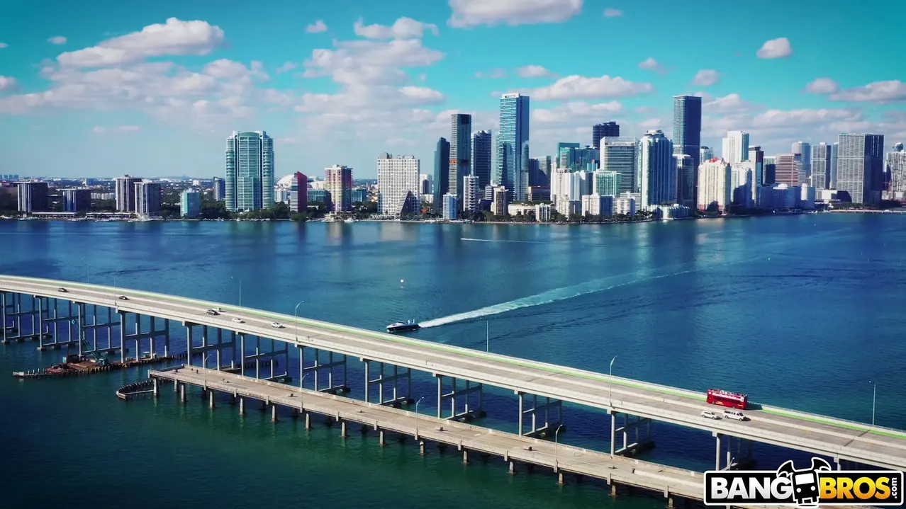 Lilith Moaningstar en 'Joder hasta el cansancio' from 'Bangbros' (foto 1) Bangbros 'Joder hasta el cansancio' protagonizando Lilith Moaningstar (foto 1)