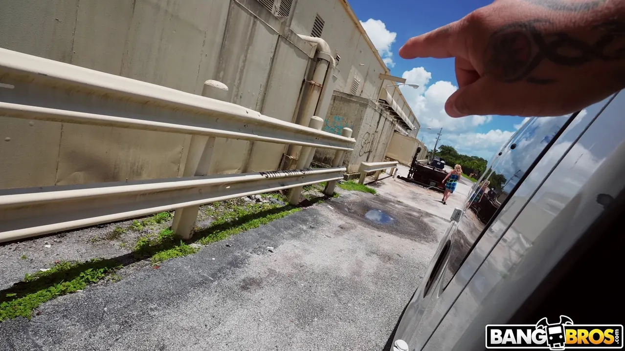 Lilith Moaningstar en 'Joder hasta el cansancio' from 'Bangbros' (foto 600) Bangbros 'Joder hasta el cansancio' protagonizando Lilith Moaningstar (foto 600)