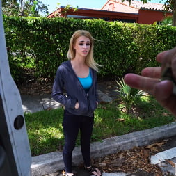 Lilli Dixon in 'Bangbros' Outsmarting a Hustler For Sex (Thumbnail 78)