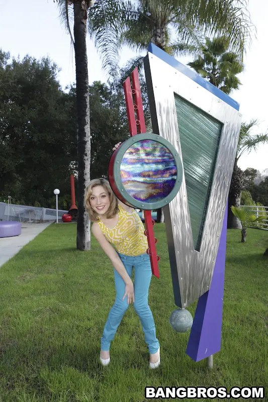 Bangbros 'La obra de arte de Lily Labeau' protagonizando Lily Labeau (foto 30)