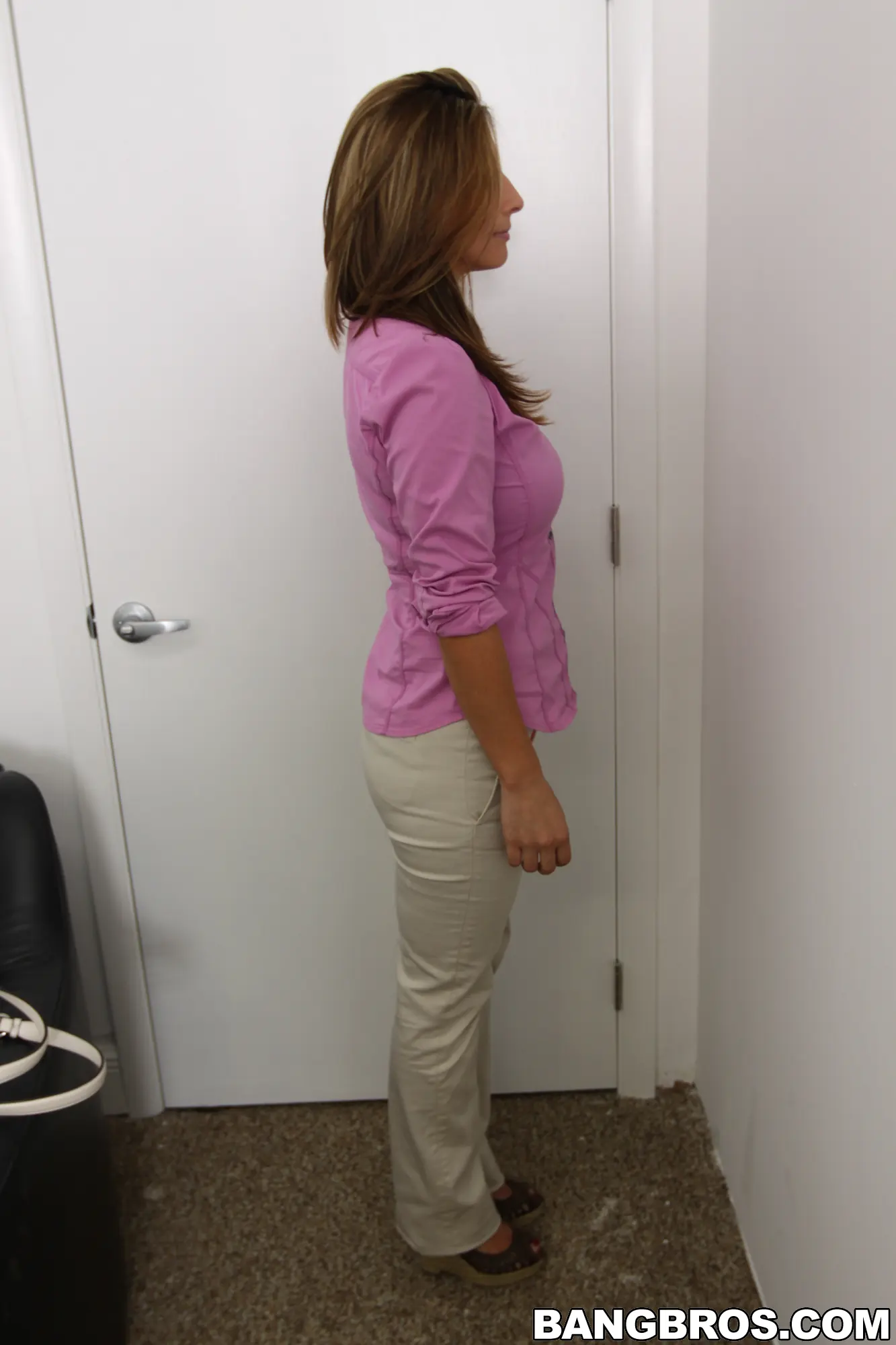 Bangbros 'Primer tratamiento facial' protagonizando Lisa (foto 7)