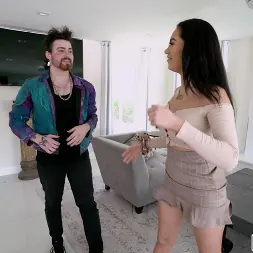 MJ Fresh en Mamada rápida antes del trabajo (foto 21) MJ Fresh en 'Bangbros' Mamada rápida antes del trabajo (Miniatura 21)