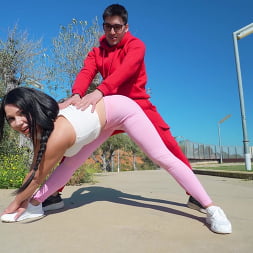 Lola Bratz en 'Bangbros' Puta bravuconería en público (Miniatura 208)
